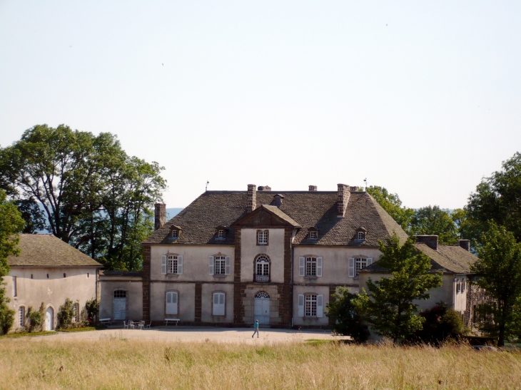 Le Château de Chassan édifié de 1773 à 1784 à l'emplacement d'une demeure féodale. - Faverolles