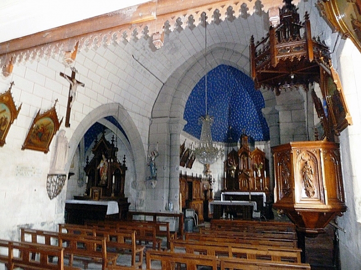 L'intérieur de l'église - Jabrun