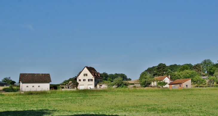 La Commune - Ladinhac