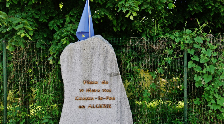 Mémorial - Lafeuillade-en-Vézie