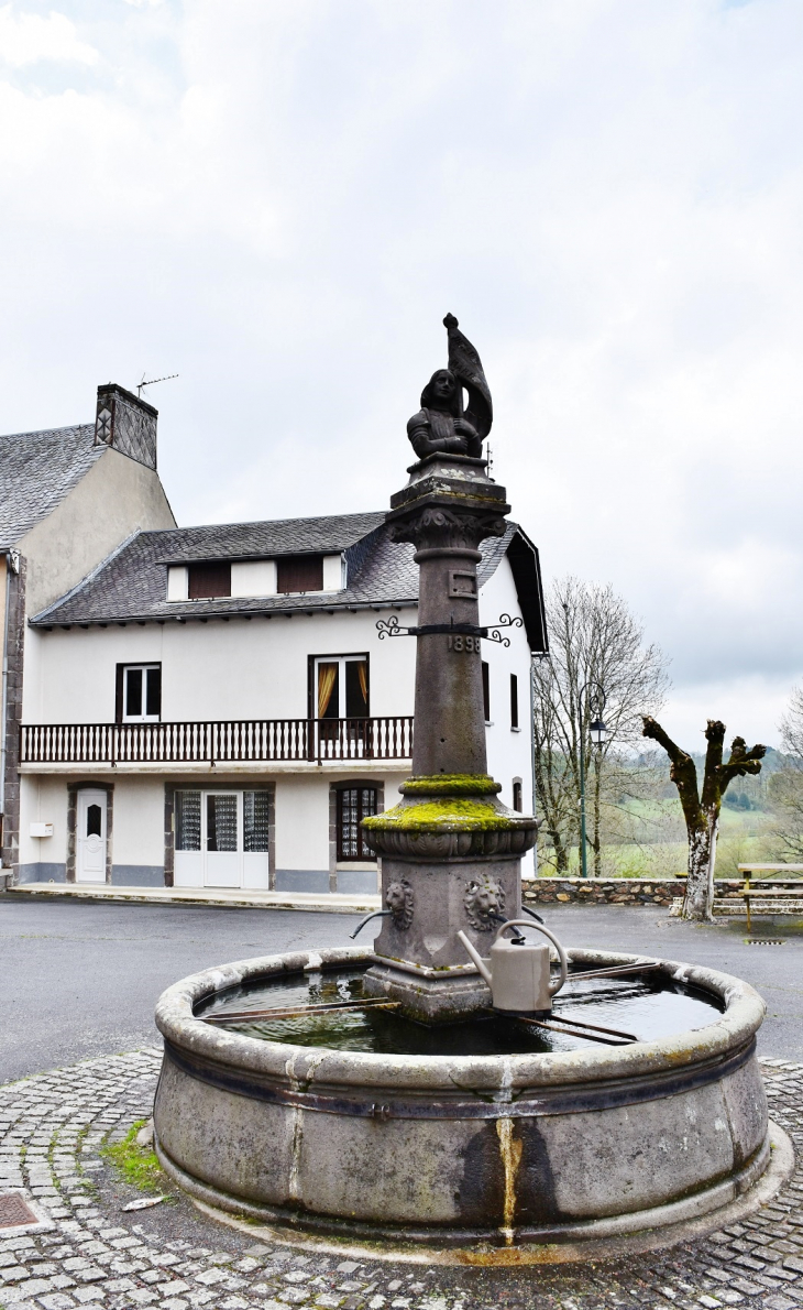 Fontaine - Montboudif