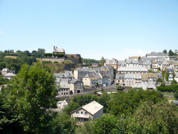 Vue sur la ville - Pierrefort