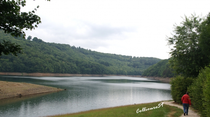 Lac du Barrage D'Enchanet - Pleaux