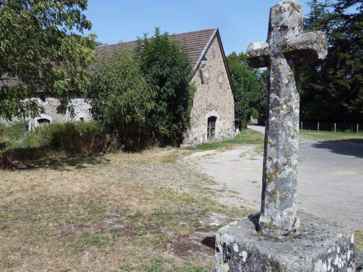 Croix - Saint-Étienne-de-Chomeil