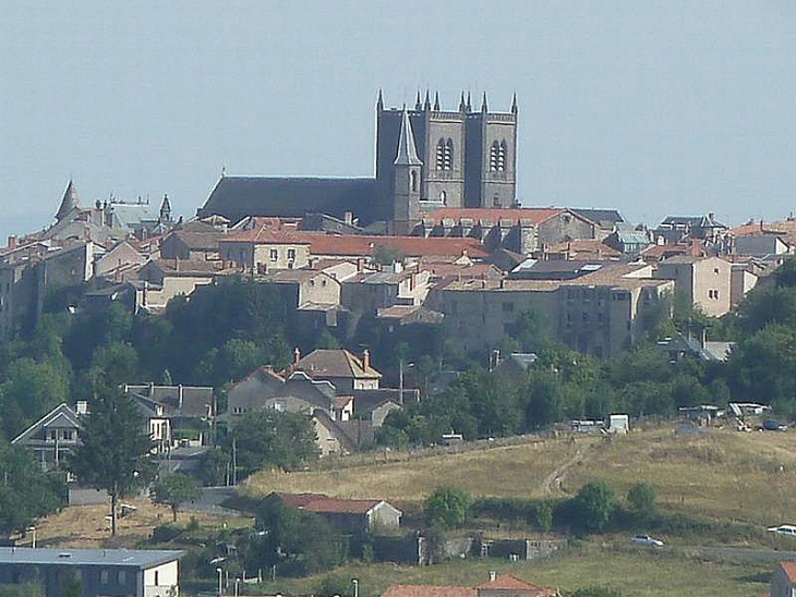 Vue sur la ville haute - Saint-Flour