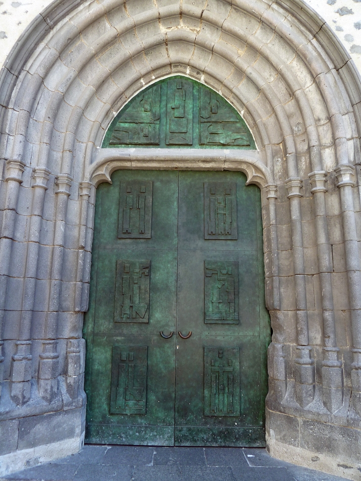 La halle aux bleds : porte - Saint-Flour