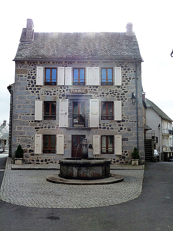 La mairie - Saint-Urcize