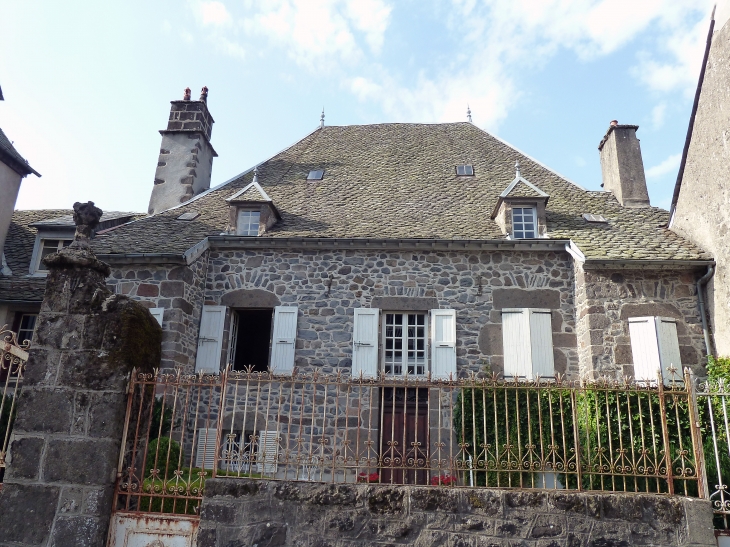 Petite maison de la ville - Salers