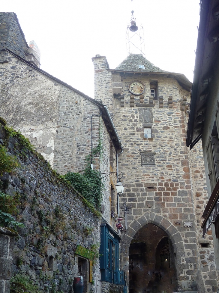 Porte du beffroi - Salers