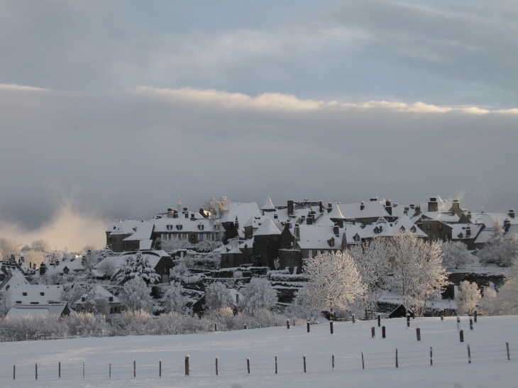 Vue générale en hiver - Salers