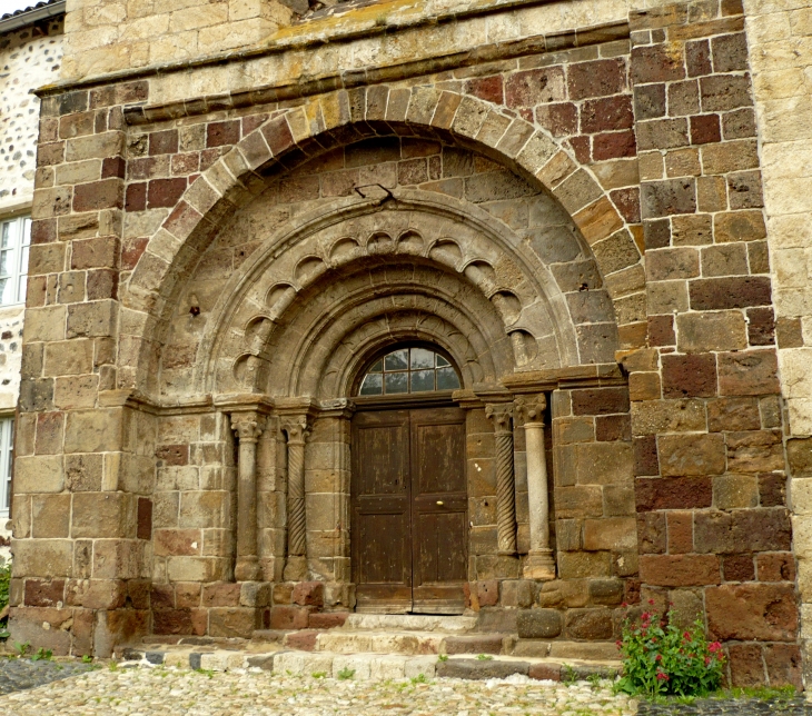 Portail de l'église - Arlempdes