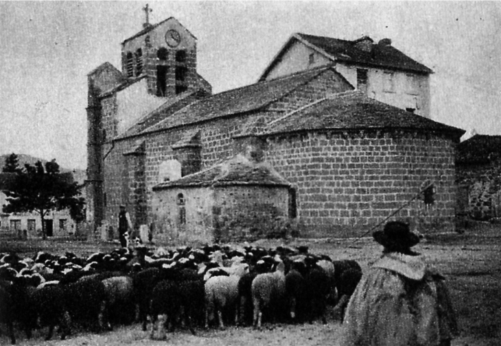 Eglise Notre Dame de l'Assomption, vers 1920 (carte postale ancienne). - Beaulieu