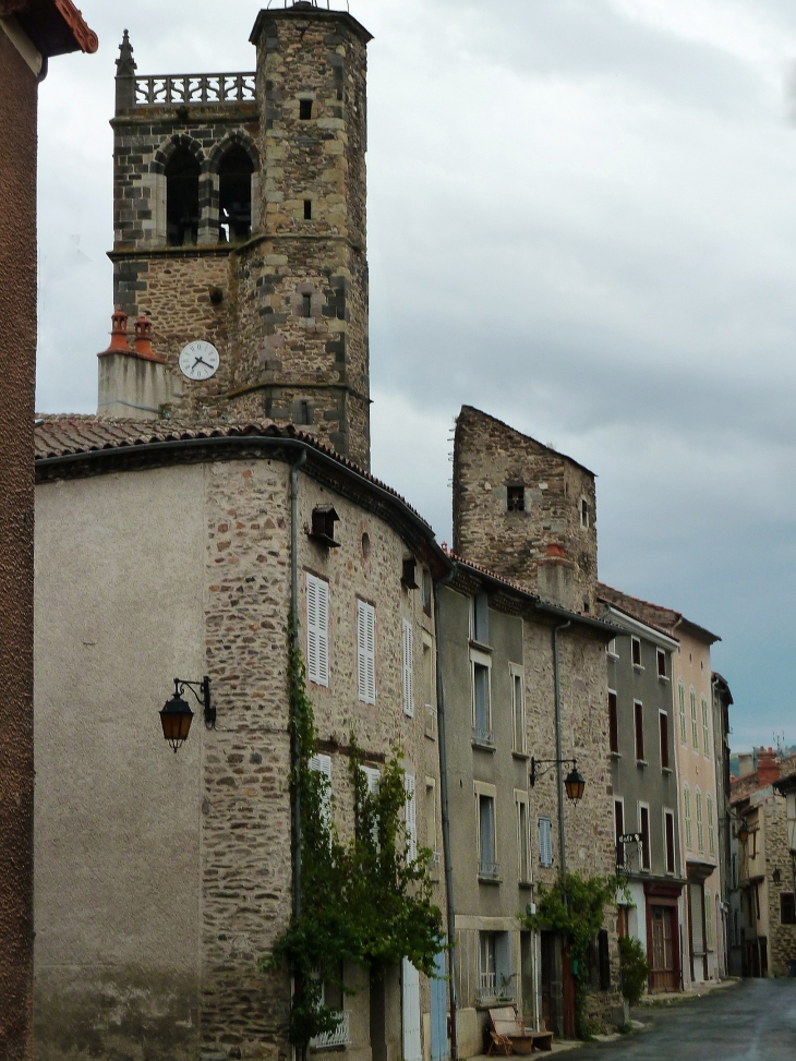 Le-clocher-de-saint-martin-et-le-donjon - Blesle