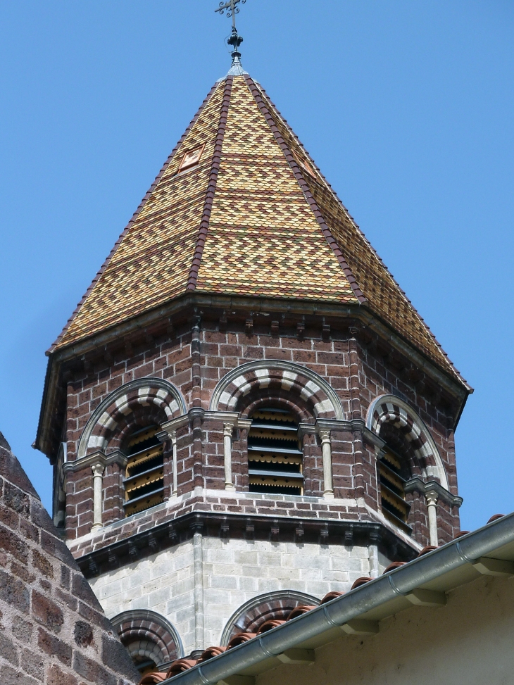 La basilique saint Julien : clocher - Brioude