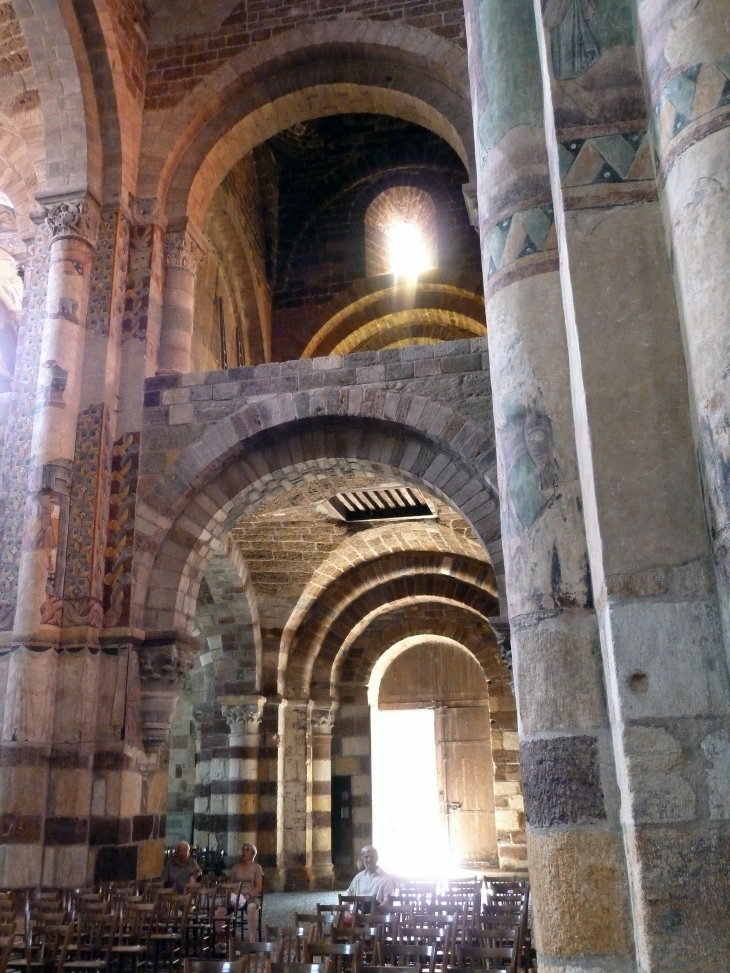 La basilique saint Julien : l'intérieur - Brioude