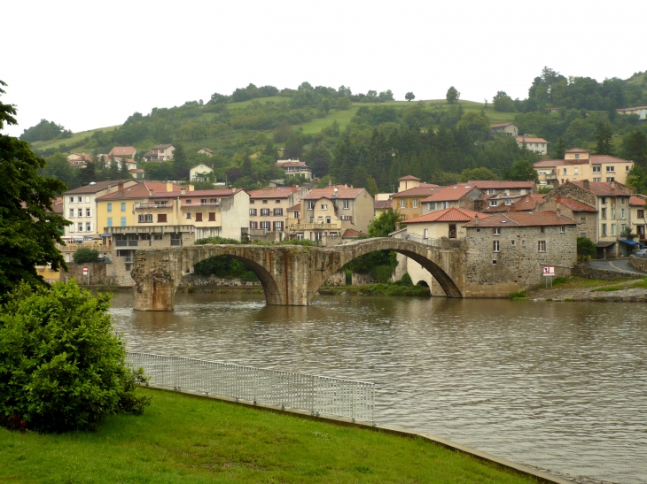 Vue des rives de la Loire - Brives-Charensac