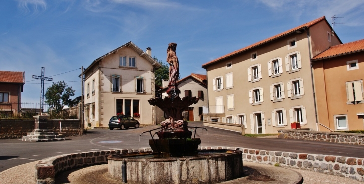 La Fontaine - Cayres