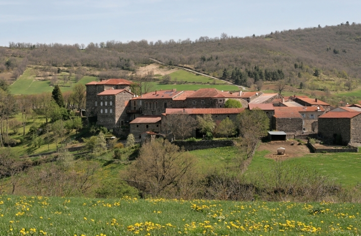 Le Chambon Cerzat - le village et son château