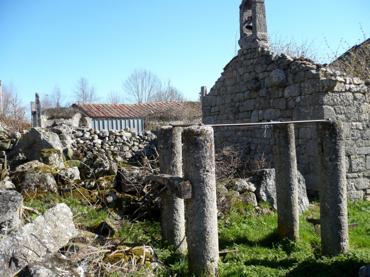 Ancier métier à ferrer, auprès de la Chapelle à Falzet. - Chanaleilles