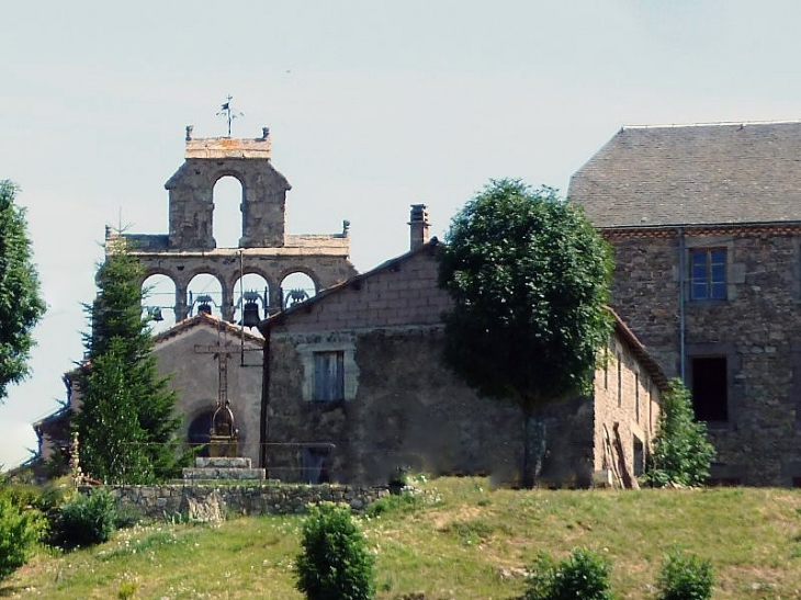 Vue sur le clocher mur - Chastel