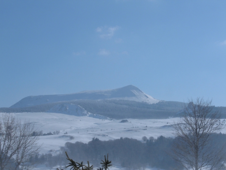 Le mont Mezenc vu de Chaudeyrolles