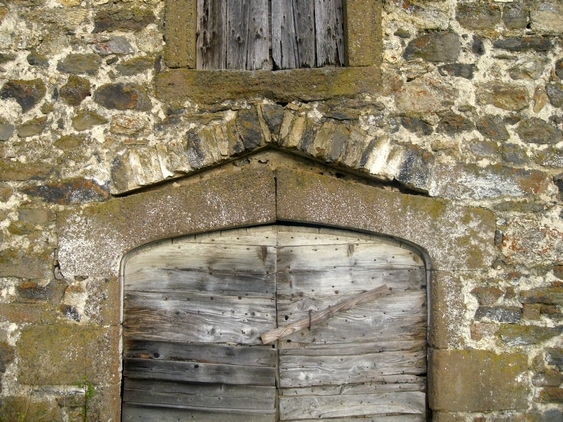 Vieille porte à Aubaron - Fix-Saint-Geneys