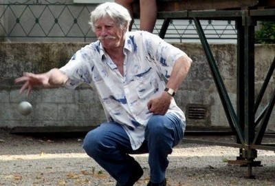 Jean Ferrat en concours de pétanque, Archive D. Reynier - Fix-Saint-Geneys