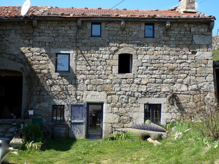 Maison du hameau de Pompeyrin de 1786. - La Besseyre-Saint-Mary