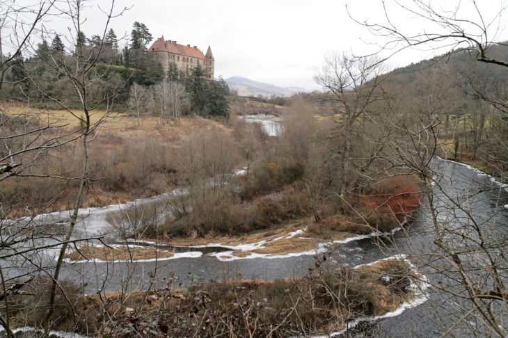 Lavoûte sur Loire - la château et la Loire en hiver - Lavoûte-sur-Loire