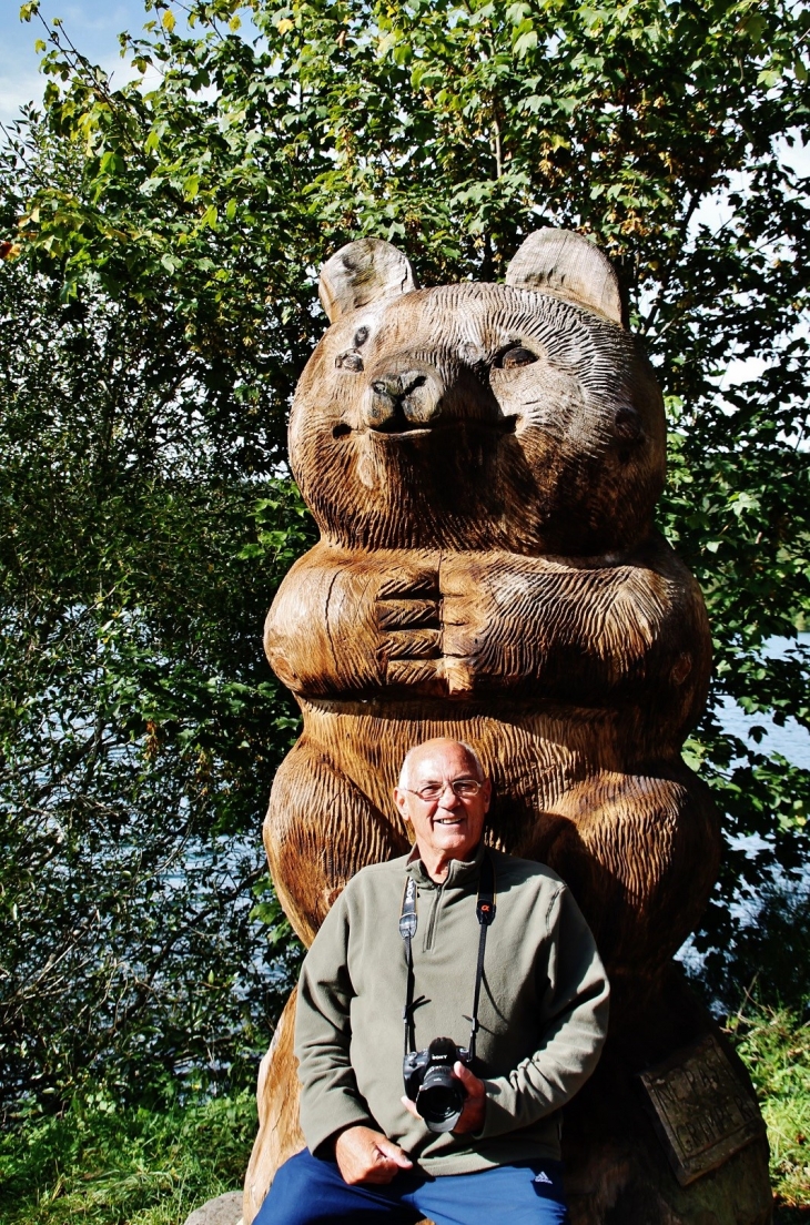 Sculpture au Lac du Bouchet - Le Bouchet-Saint-Nicolas