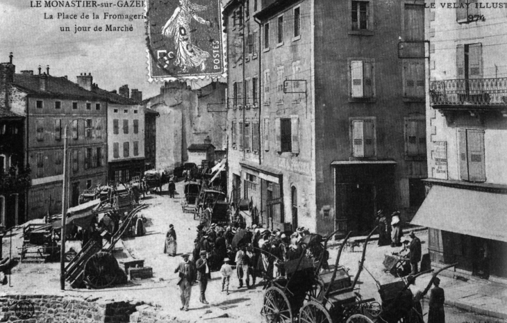 La place de la fromagerie, vers 1910 (carte postale ancienne). - Le Monastier-sur-Gazeille