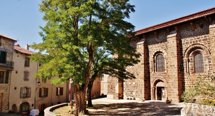 Abbatiale  - Le Monastier-sur-Gazeille