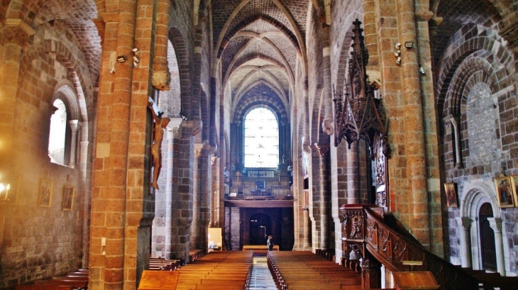 Abbatiale  - Le Monastier-sur-Gazeille