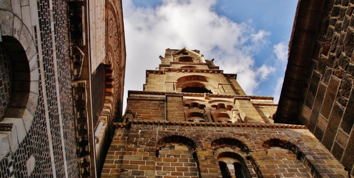 +Cathédrale Notre-Dame  - Le Puy-en-Velay