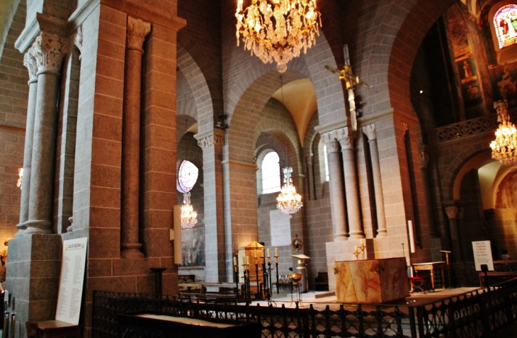 +Cathédrale Notre-Dame  - Le Puy-en-Velay