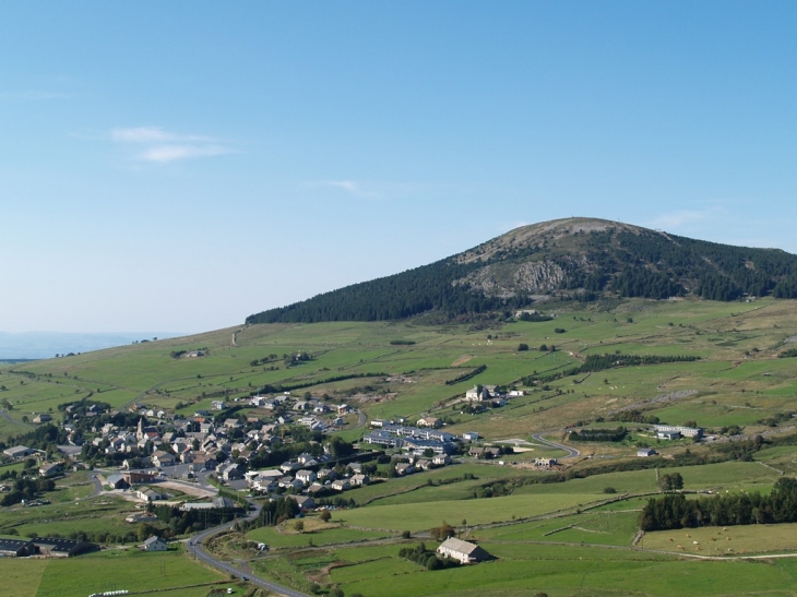 Les Estables, depuis le rocher de Marmaille