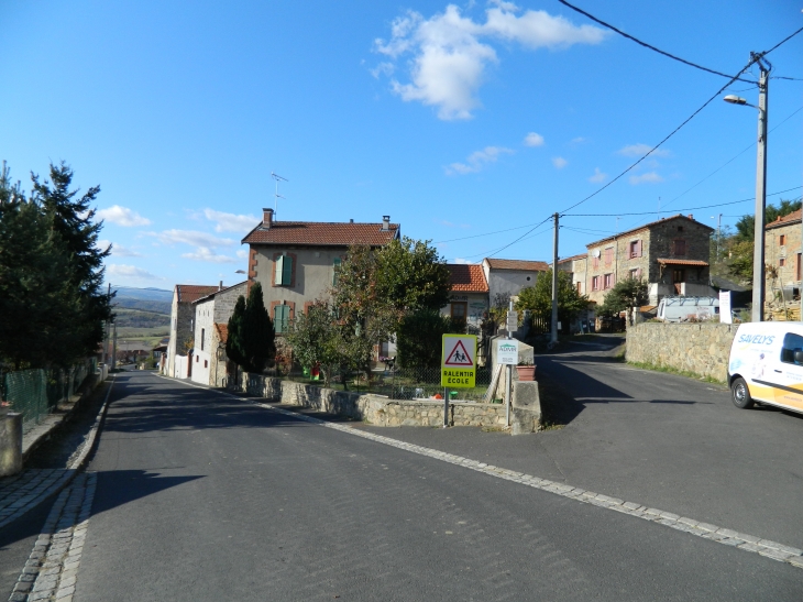 Lorlanges,entrée du bourg