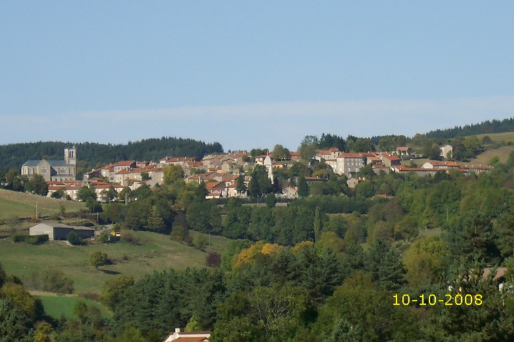 Pradelles vue de la route de Lesperon