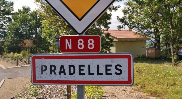  - Pradelles