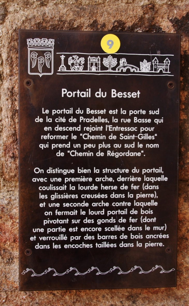 Portail du Besset - Pradelles