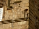 Photo précédente de Pradelles Niche de la Vierge dans la façade d'une maison édifiée au XVe et XVIIe siècles - Place de la Halle.