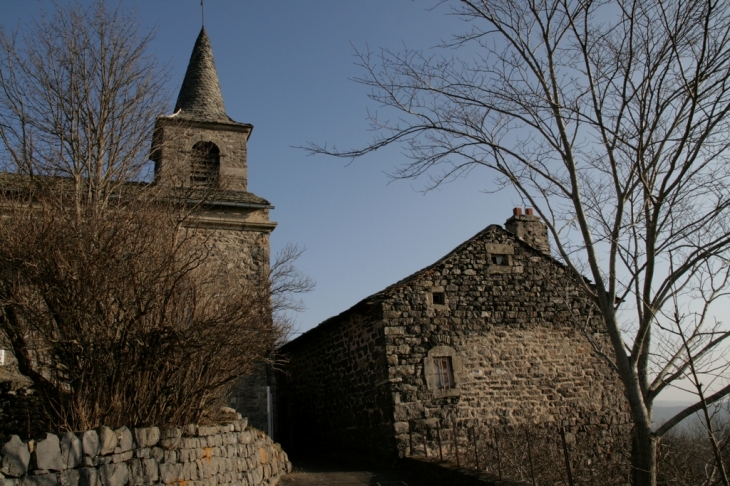 Queyrières - l'église