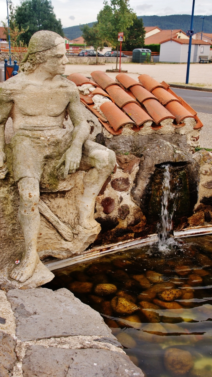 Fontaine - Saint-Christophe-sur-Dolaison