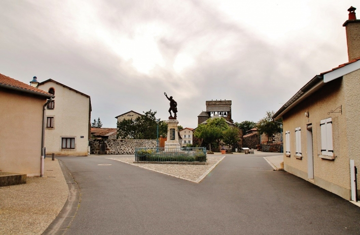 Monument aux Morts - Saint-Christophe-sur-Dolaison