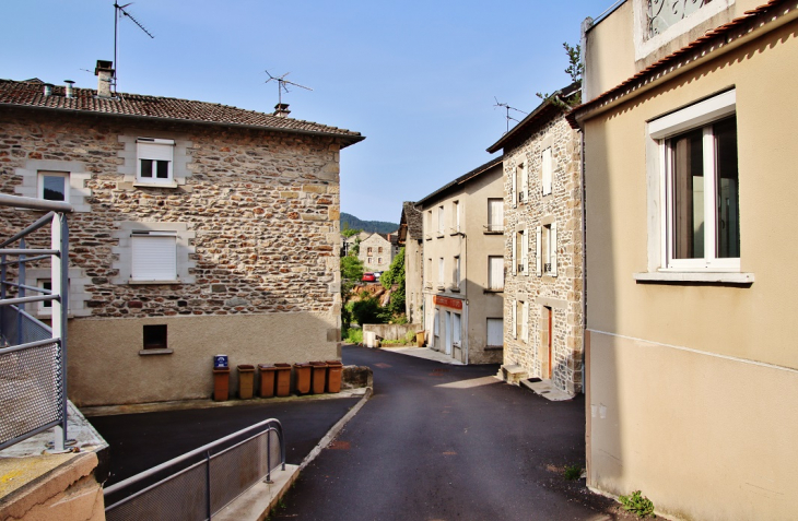 La Commune - Saint-Hostien