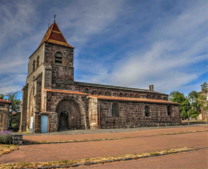 L'église Saint Jean Baptiste - Saint-Jean-Lachalm