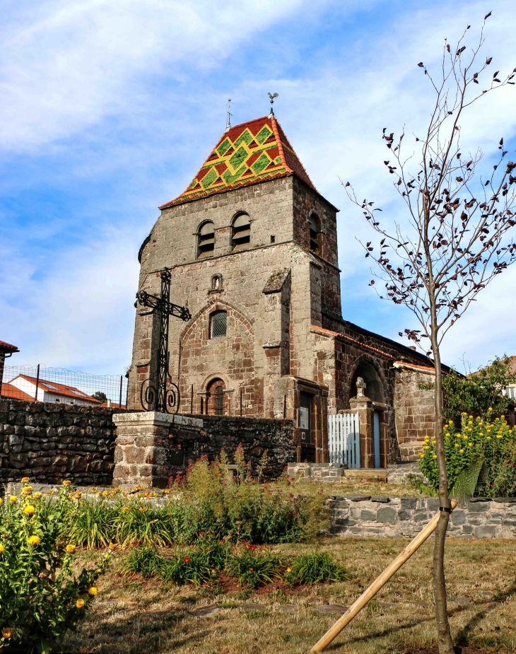 L'église Saint Jean Baptiste - Saint-Jean-Lachalm