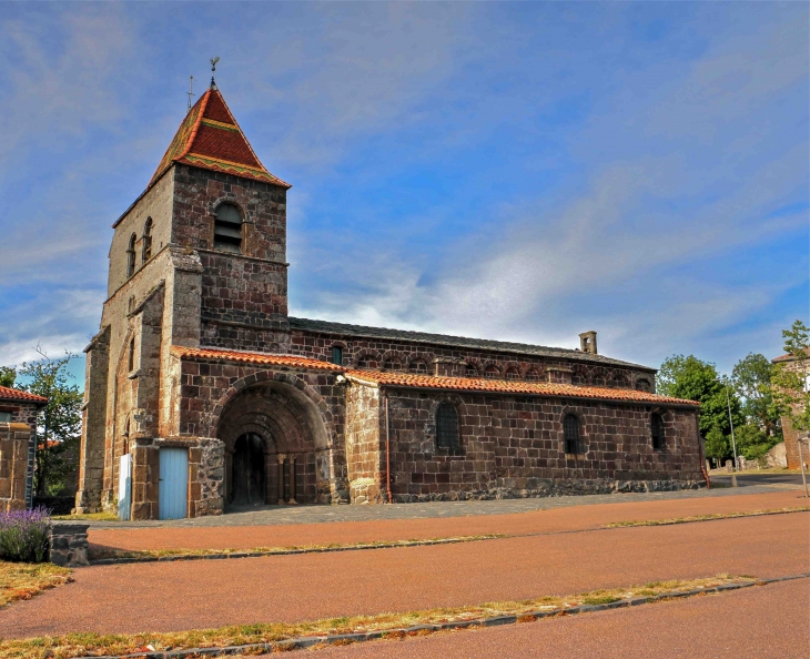 L'église Saint Jean Baptiste - Saint-Jean-Lachalm