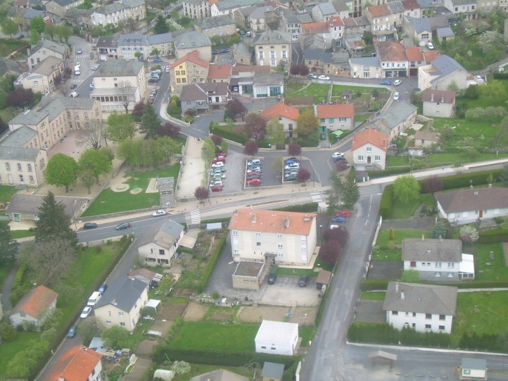 Place de l'Europe-Gendarmerie-Ecole Publique - Saint-Julien-Chapteuil