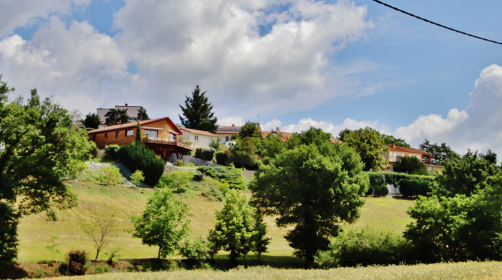 La Commune - Saint-Laurent-Chabreuges